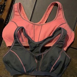 2 sports bras